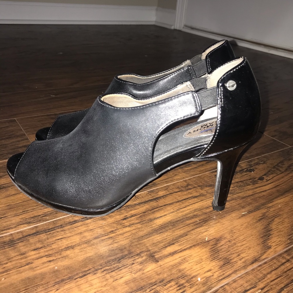Life strife black heels with open toe